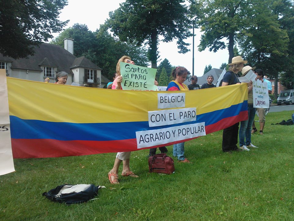 Colombianos en Bélgica apoyando el paro Agrario